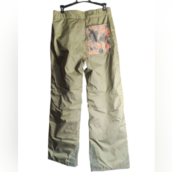 The North Face Olive and Dark Green Snow Pants. It Has 4 Small Holes. See Pictur - Picture 4 of 16